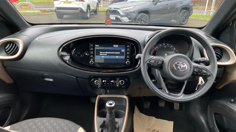 Toyota Aygo X 1.0 VVT-i Edge 5dr Petrol Hatchback